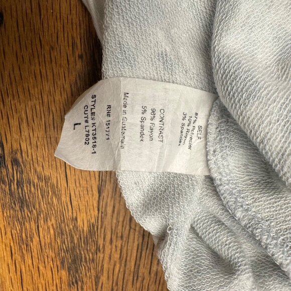 Leopard Print Long Sleeve Bodysuit L Snap Closure Gray - Picture 4 of 7